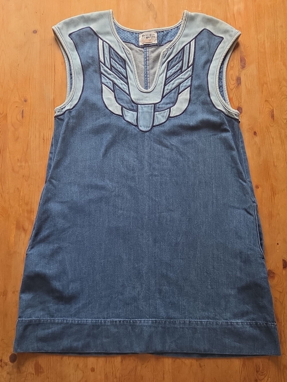 Holding Horses Anthropologie Sanara Embroidered Denim Shift Mini Dress Blue S